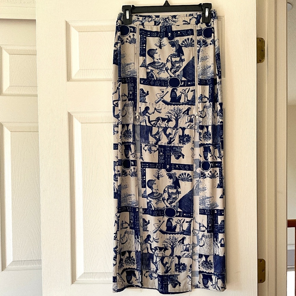 Double Slit Silky Egyptian Patterned Skirt - Size M